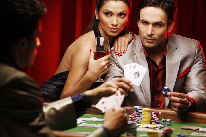 AduQ card game table interface on cuan 138 platform